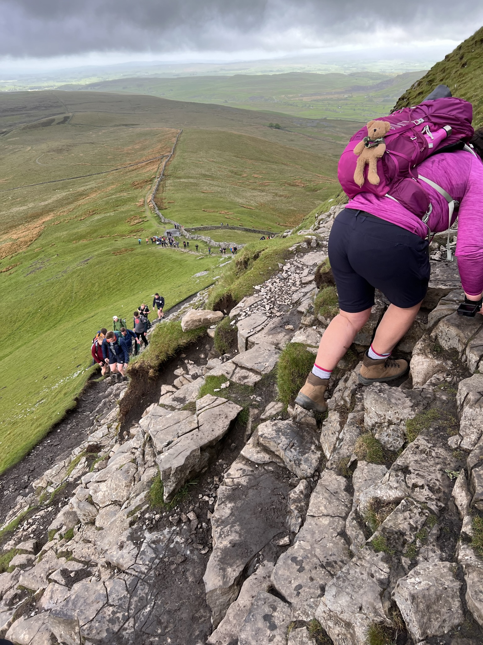 Yorkshire 9/38 - Mendekati puncak pertama jalannya menjadi tidak santai lagi, kita harus benar-benar berhati-hati melewatinya