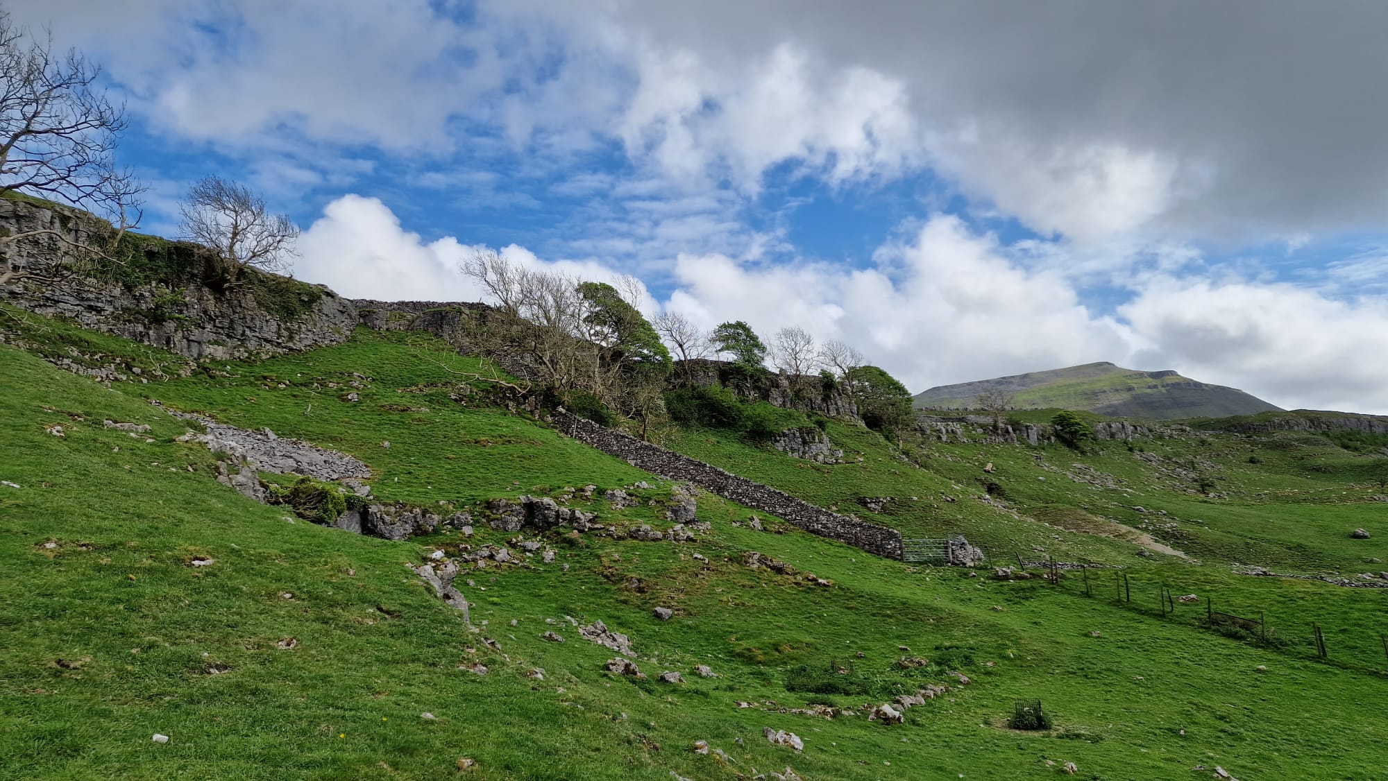 Yorkshire 18/38 - Dari sini puncak kedua kelihatan cukup dekat, tapi aslinya itu jauh banget
