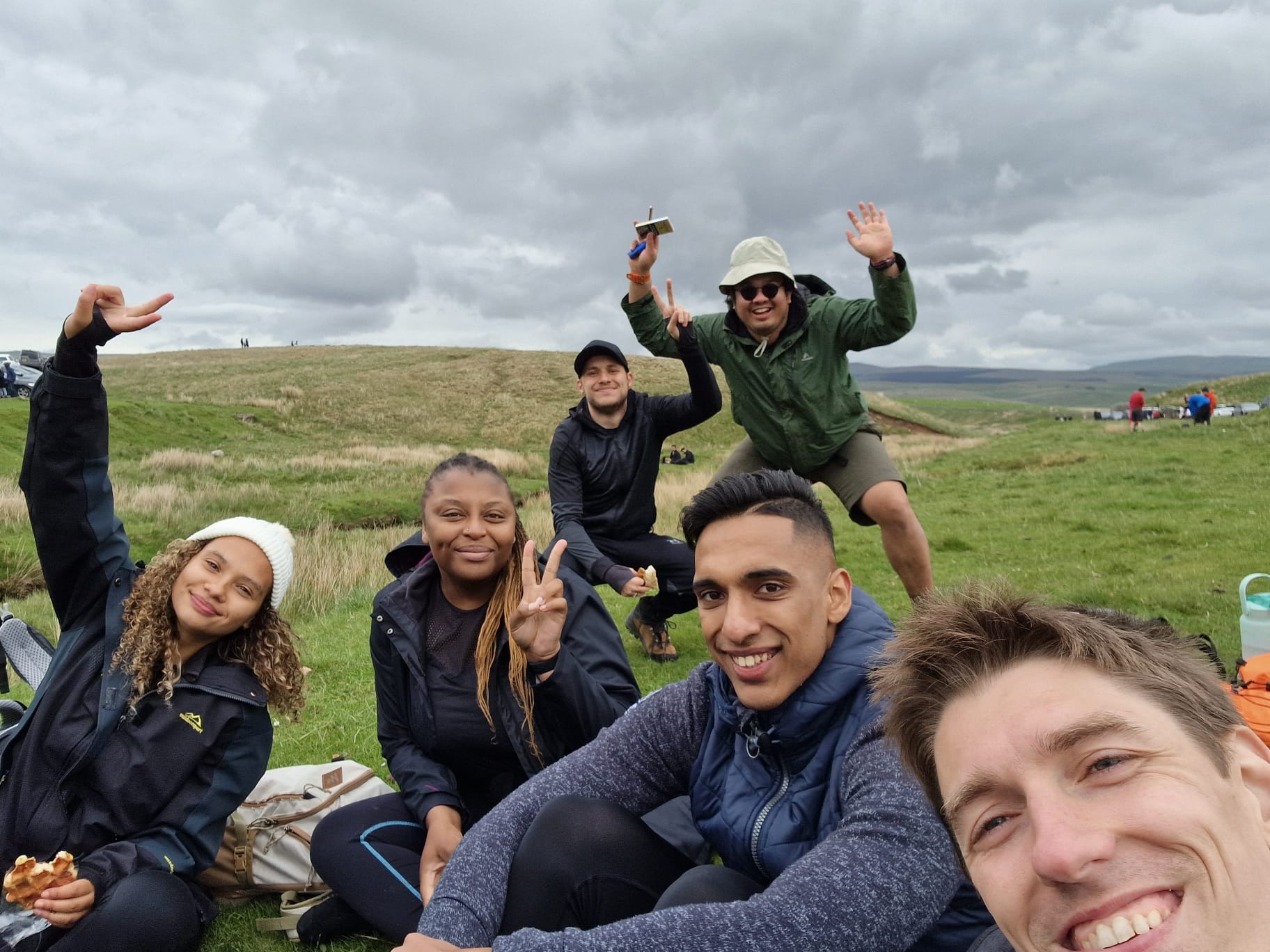 Yorkshire 14/38 - Sehabis makan, udah kenyang, foto-foto sebentar lalu lanjut lagi perjalanannya